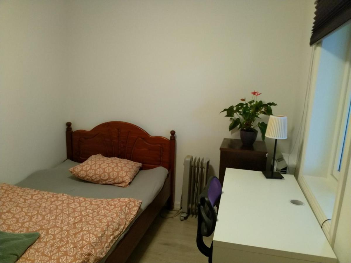 Renovated Semi- Basement 2 Bedrooms Furnished Apartment - Close To Everything In Moss Luaran gambar
